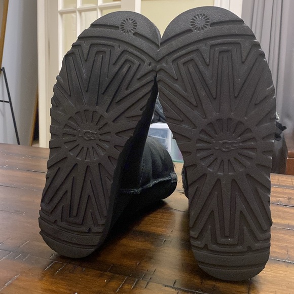 UGG Bailey Bow Size 6 - Picture 3 of 17